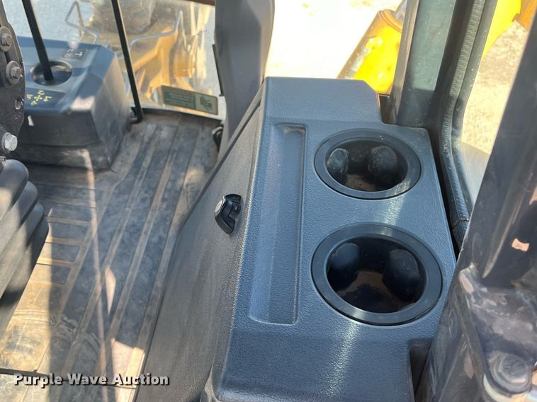 image for item EI0507 2017 John Deere 710L  backhoe