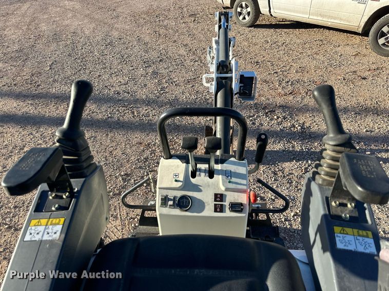 image for item EI0512 2018 Bobcat E10  mini excavator