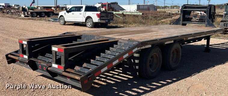 image for item EI0517 1998 Century Trailer  equipment trailer