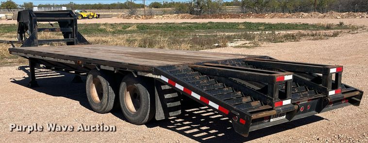 image for item EI0517 1998 Century Trailer  equipment trailer