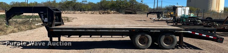 image for item EI0517 1998 Century Trailer  equipment trailer