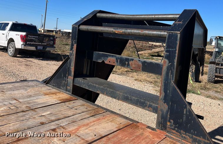 image for item EI0517 1998 Century Trailer  equipment trailer