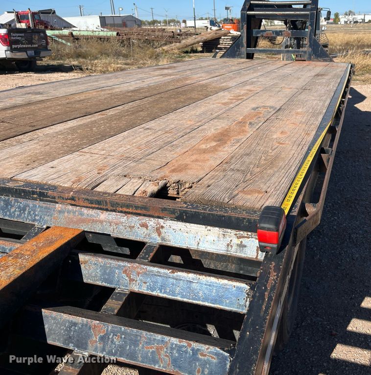 image for item EI0517 1998 Century Trailer  equipment trailer