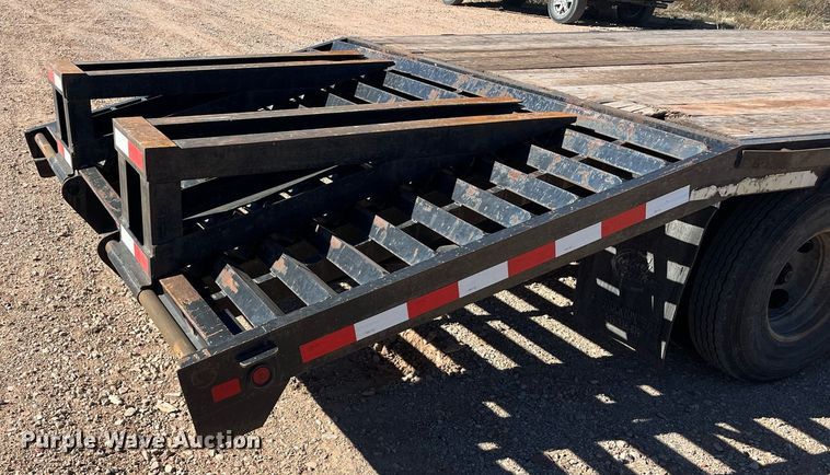 image for item EI0517 1998 Century Trailer  equipment trailer