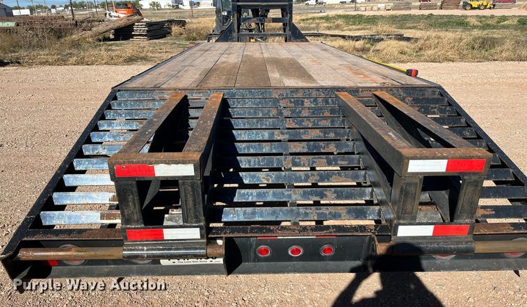 image for item EI0517 1998 Century Trailer  equipment trailer