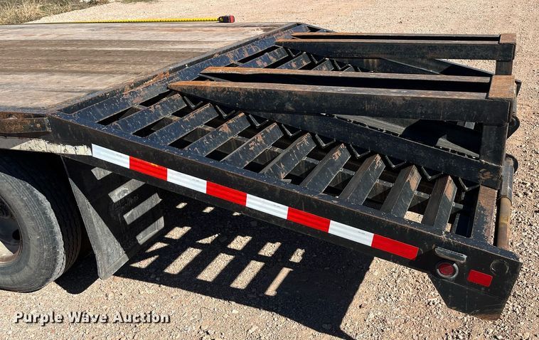 image for item EI0517 1998 Century Trailer  equipment trailer