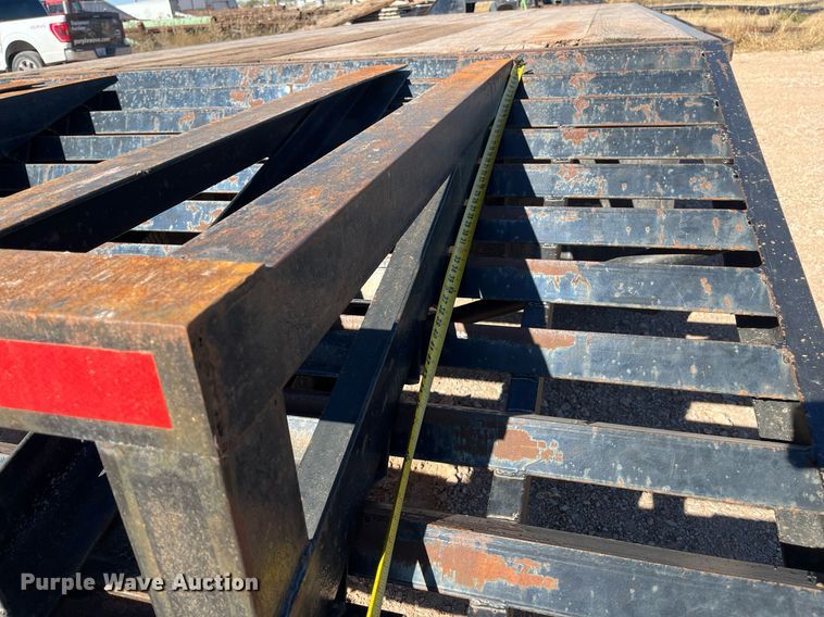 image for item EI0517 1998 Century Trailer  equipment trailer