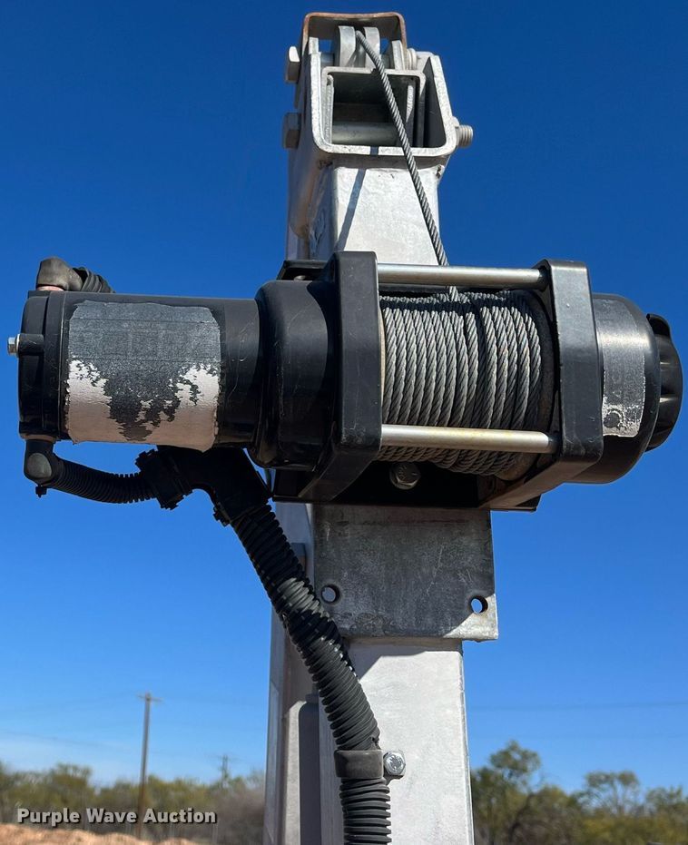 image for item EI0519 Falcon  pothole patcher