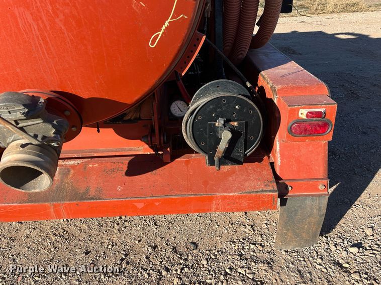 image for item EI0521 2018 Ditch Witch FX30  vacuum excavator