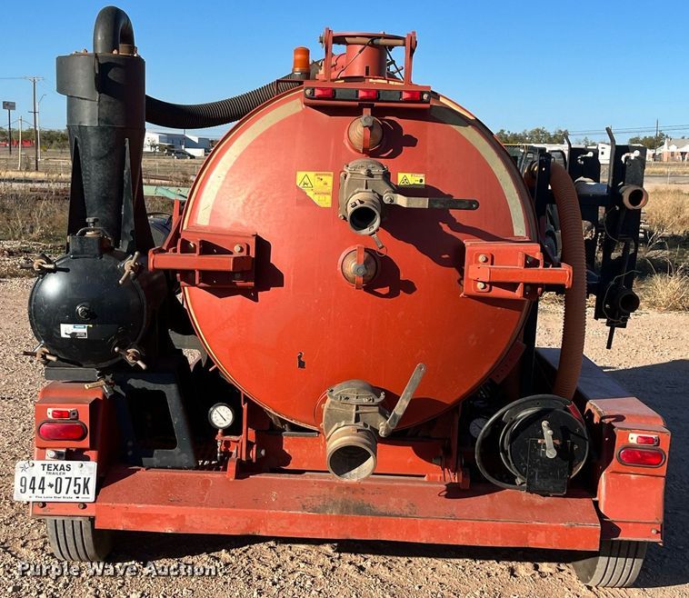 image for item EI0522 2017 Ditch Witch FX30  vacuum excavator