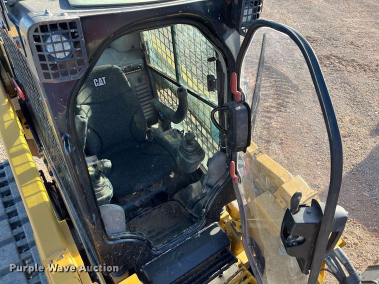 image for item EI0525 2017 Caterpillar 299D2XHP  tracked skid steer loader