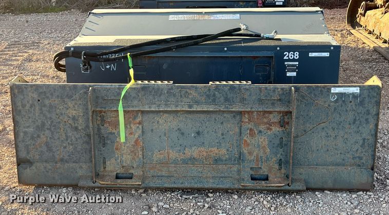 image for item EI0527 Skid steer bucket