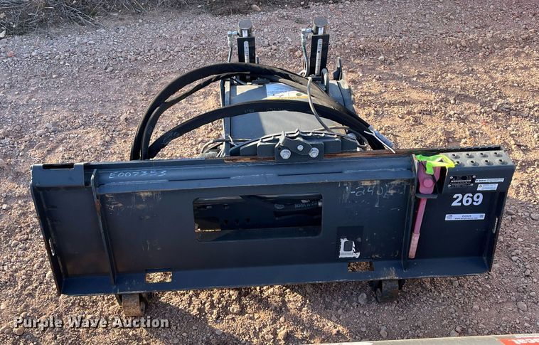 image for item EI0529 2019 Bobcat 18PLA  skid steer cold planer