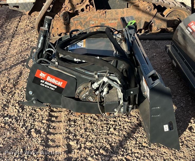 image for item EI0529 2019 Bobcat 18PLA  skid steer cold planer