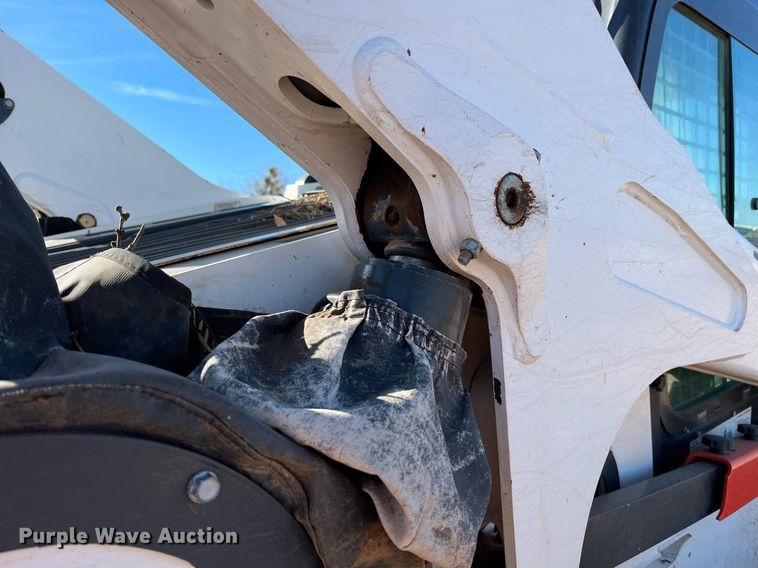 image for item EI0530 2018 Bobcat T870  tracked skid steer loader