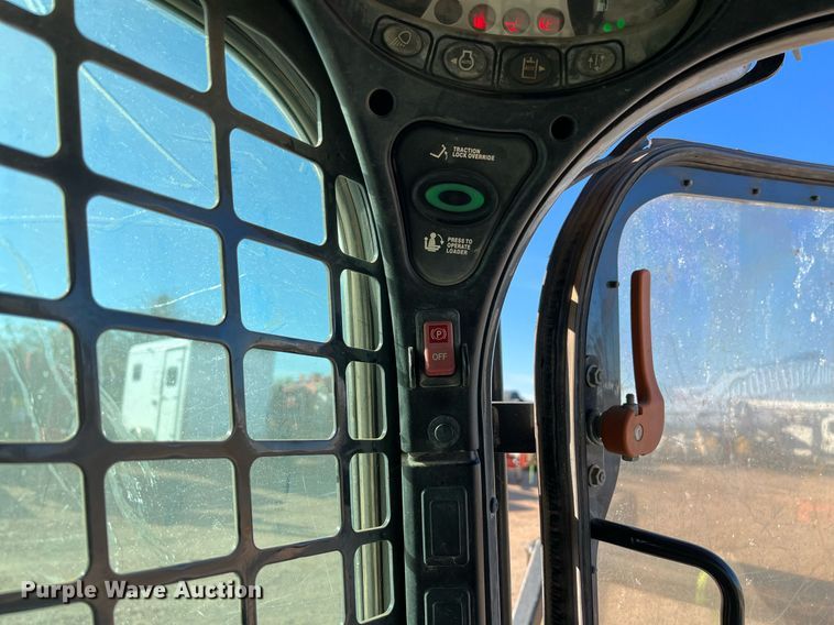 image for item EI0530 2018 Bobcat T870  tracked skid steer loader