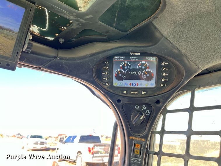 image for item EI0530 2018 Bobcat T870  tracked skid steer loader