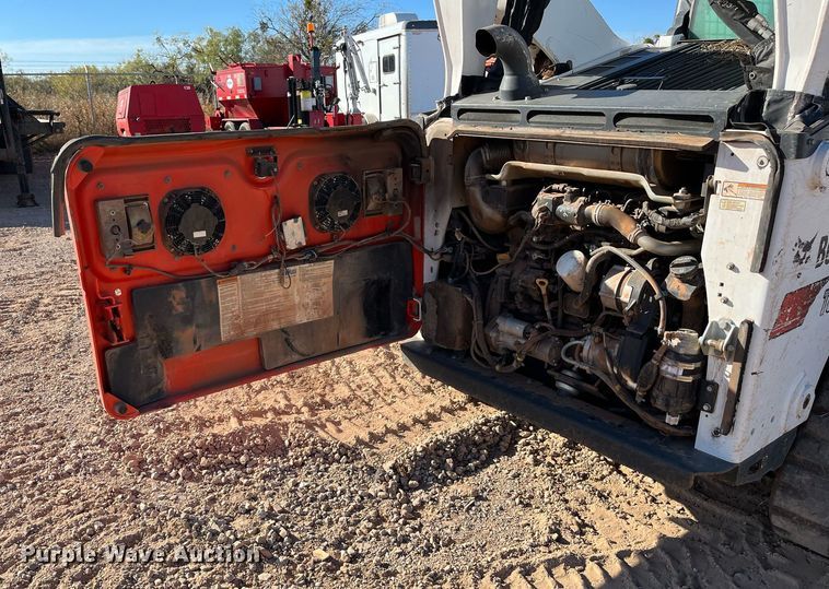 image for item EI0530 2018 Bobcat T870  tracked skid steer loader