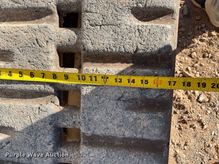 image for item EI0530 2018 Bobcat T870  tracked skid steer loader