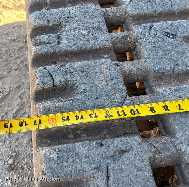 image for item EI0530 2018 Bobcat T870  tracked skid steer loader