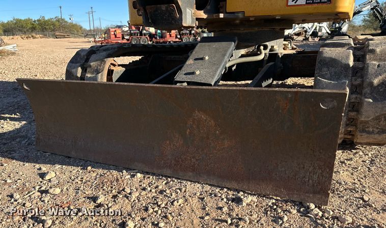 image for item EI0533 2019 John Deere 17G  mini excavator