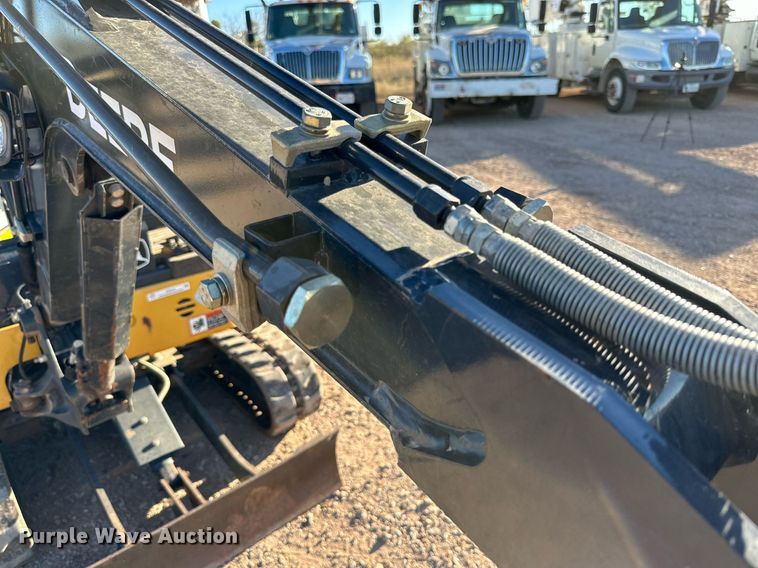 image for item EI0533 2019 John Deere 17G  mini excavator