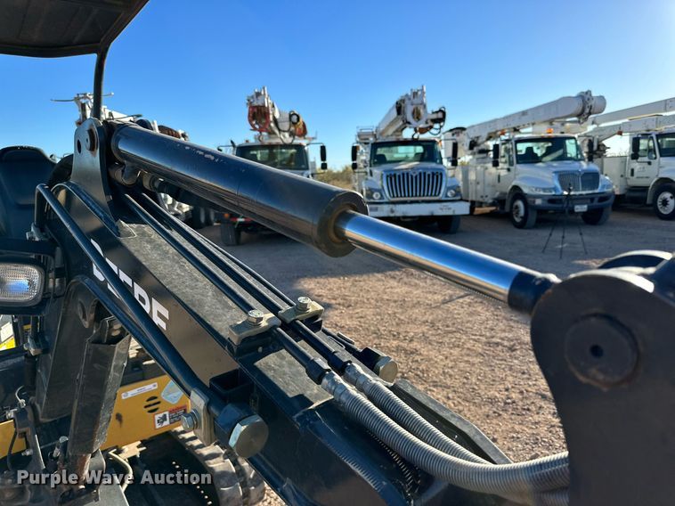 image for item EI0533 2019 John Deere 17G  mini excavator