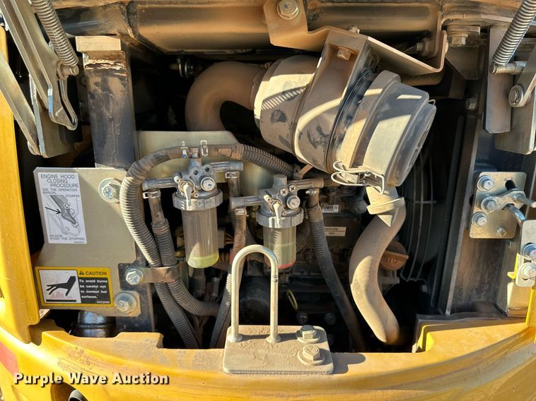 image for item EI0533 2019 John Deere 17G  mini excavator