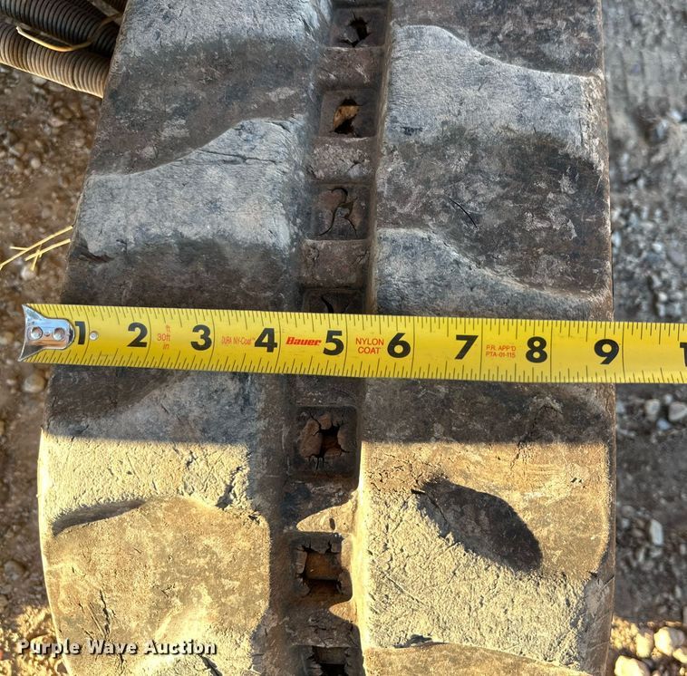 image for item EI0533 2019 John Deere 17G  mini excavator