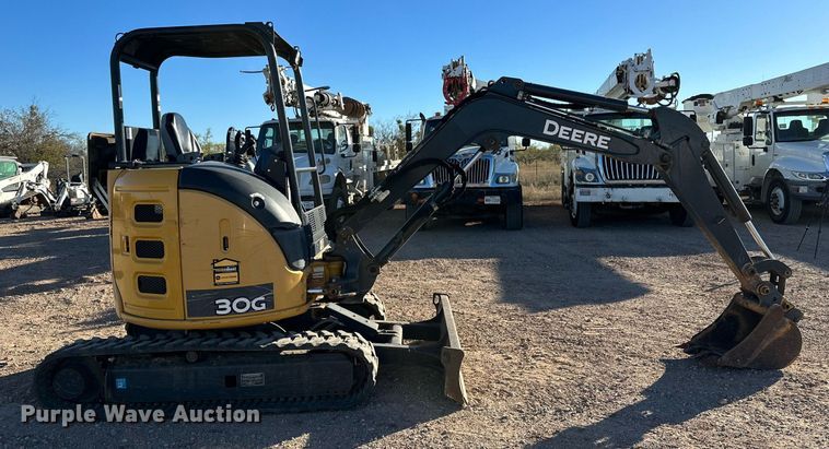 image for item EI0535 2017 John Deere 30G  mini excavator