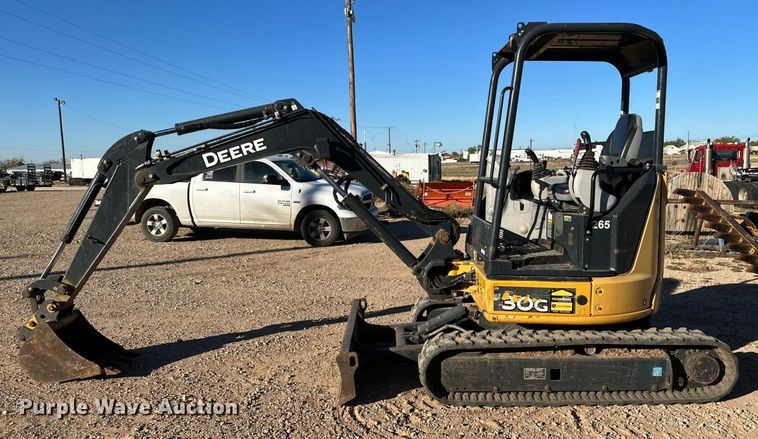 image for item EI0535 2017 John Deere 30G  mini excavator