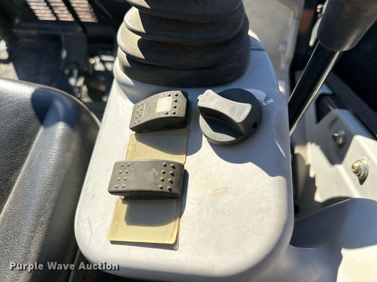 image for item EI0535 2017 John Deere 30G  mini excavator