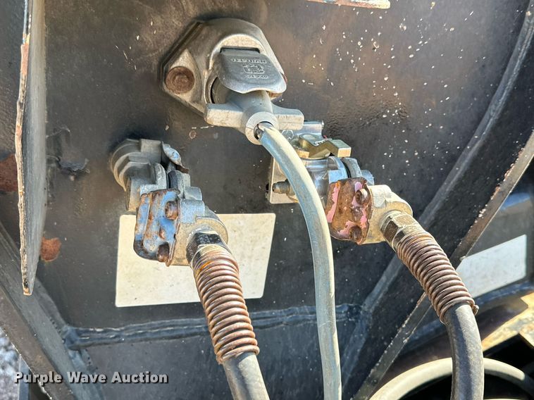 image for item EI0537 2015 XL Specialized XL110 CHDG  lowboy equipment trailer