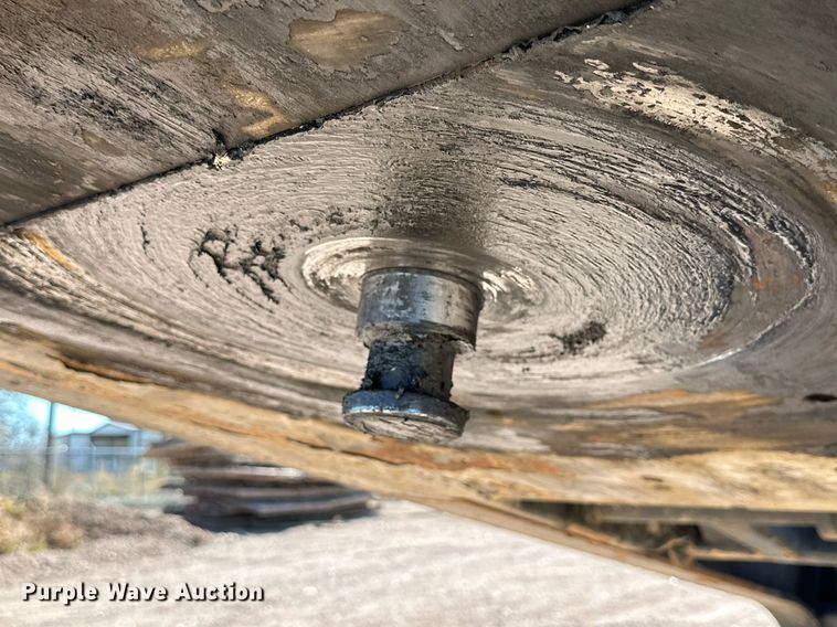 image for item EI0537 2015 XL Specialized XL110 CHDG  lowboy equipment trailer