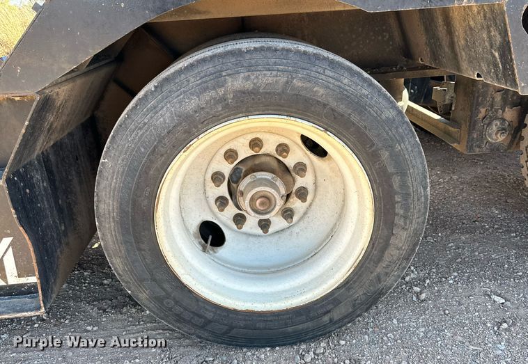 image for item EI0537 2015 XL Specialized XL110 CHDG  lowboy equipment trailer