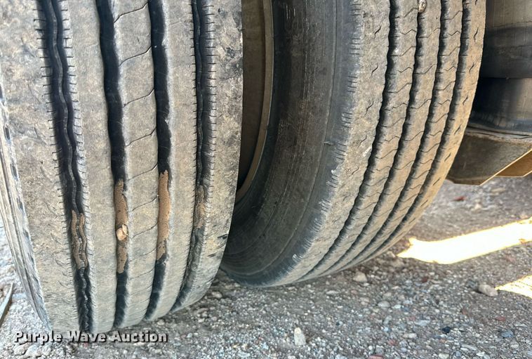 image for item EI0537 2015 XL Specialized XL110 CHDG  lowboy equipment trailer