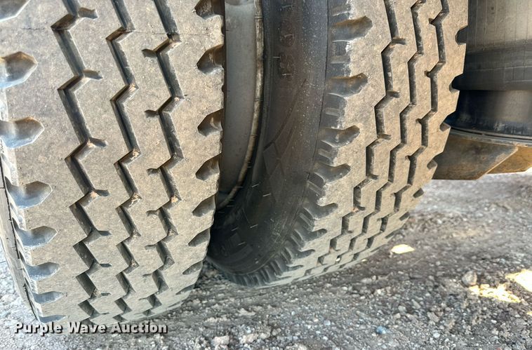 image for item EI0537 2015 XL Specialized XL110 CHDG  lowboy equipment trailer