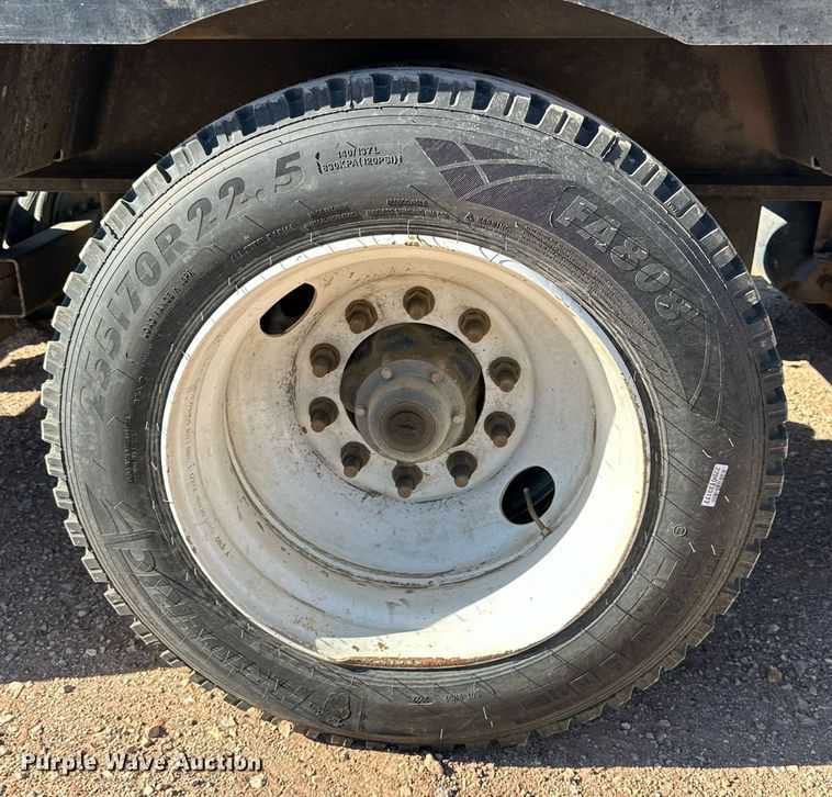 image for item EI0537 2015 XL Specialized XL110 CHDG  lowboy equipment trailer