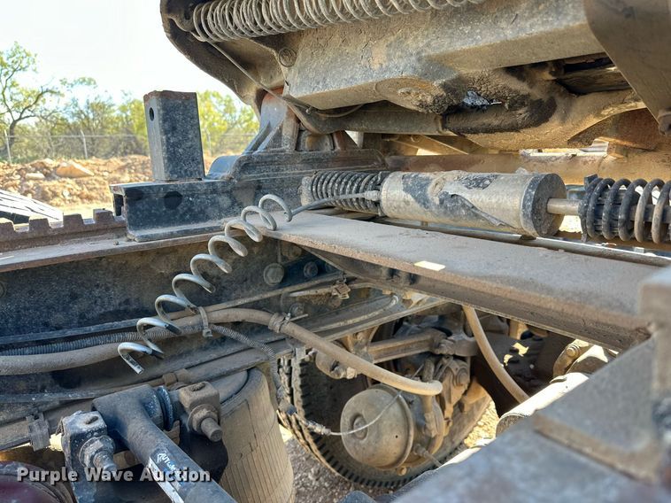 image for item EI0538 1999 Mack CH613  semi truck