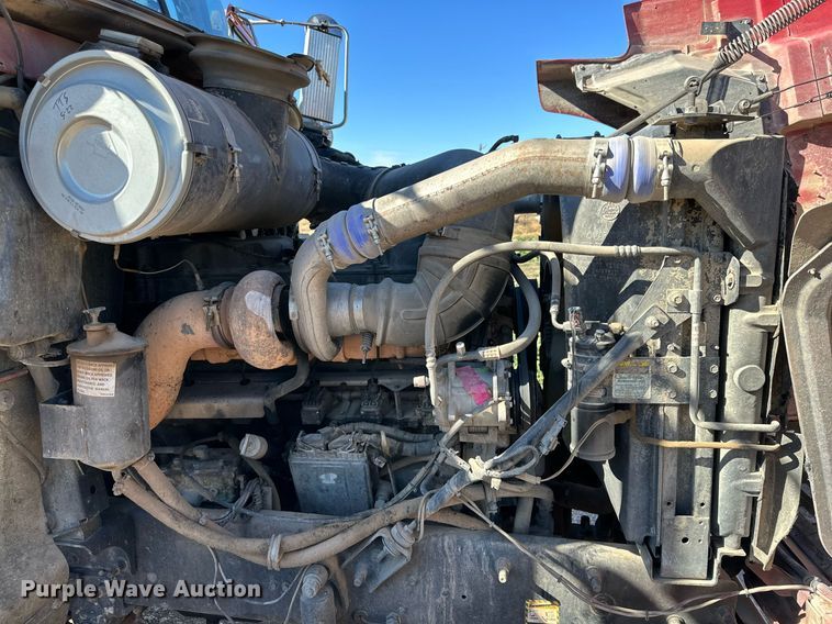 image for item EI0538 1999 Mack CH613  semi truck