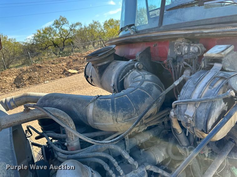 image for item EI0538 1999 Mack CH613  semi truck