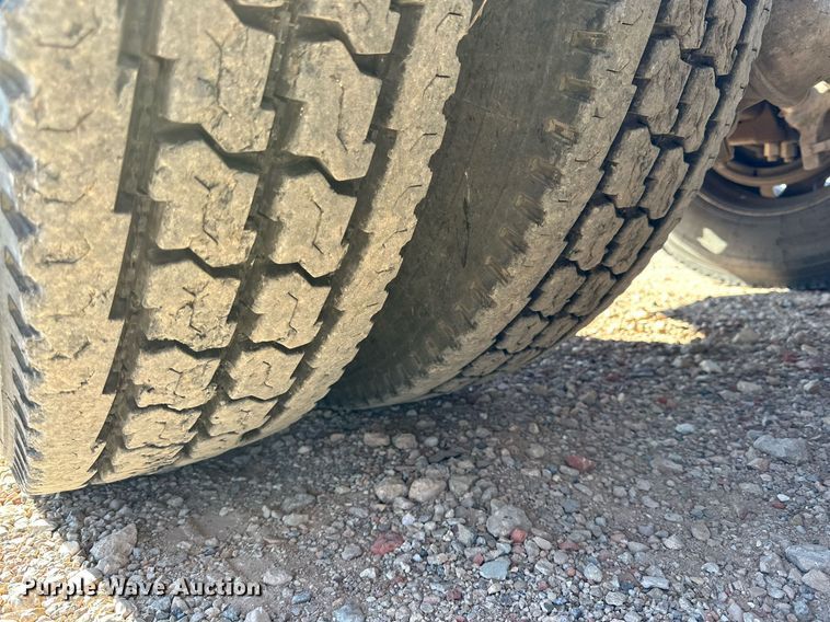 image for item EI0538 1999 Mack CH613  semi truck