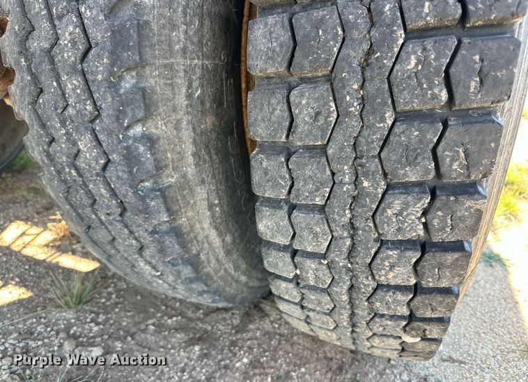 image for item EI0540 2012 Construction Trailers Specialist  bottom dump trailer