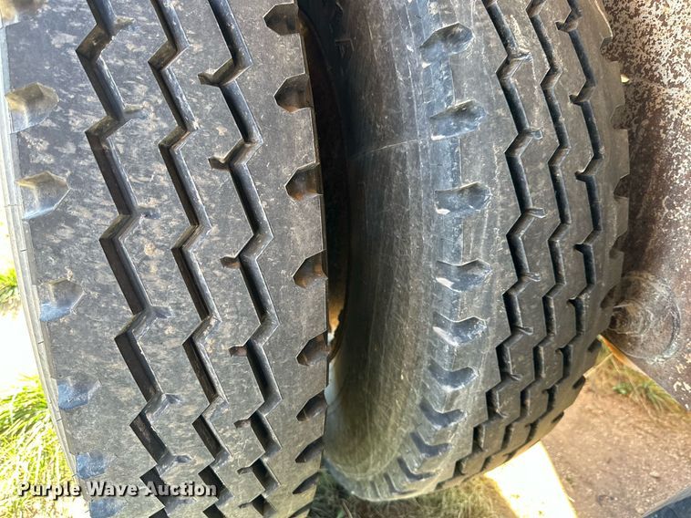 image for item EI0540 2012 Construction Trailers Specialist  bottom dump trailer