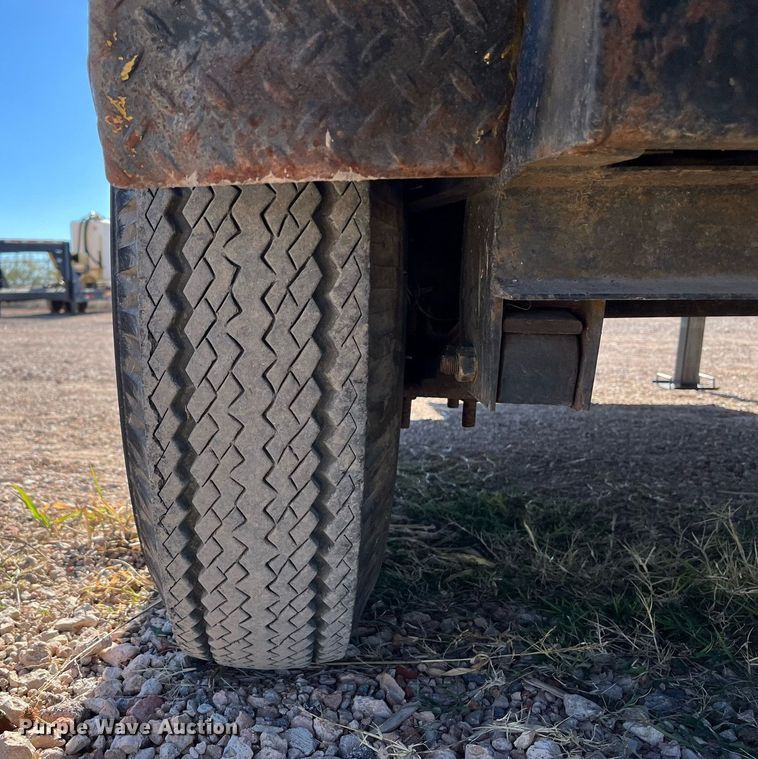 image for item EI0542 2010 Big Tex 10LP  dump trailer