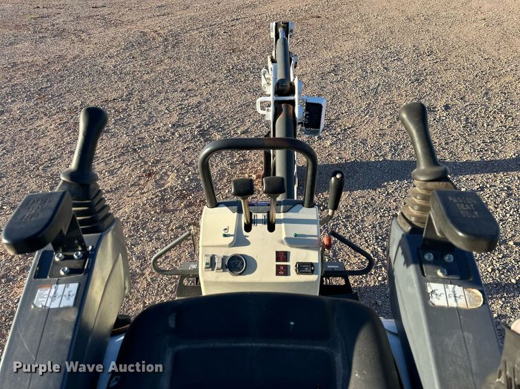 image for item EI0563 2017 Bobcat 418  mini excavator