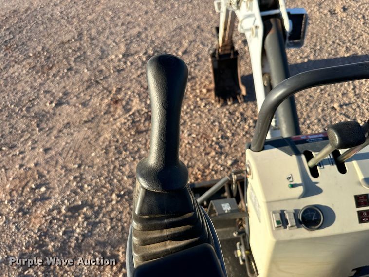 image for item EI0563 2017 Bobcat 418  mini excavator