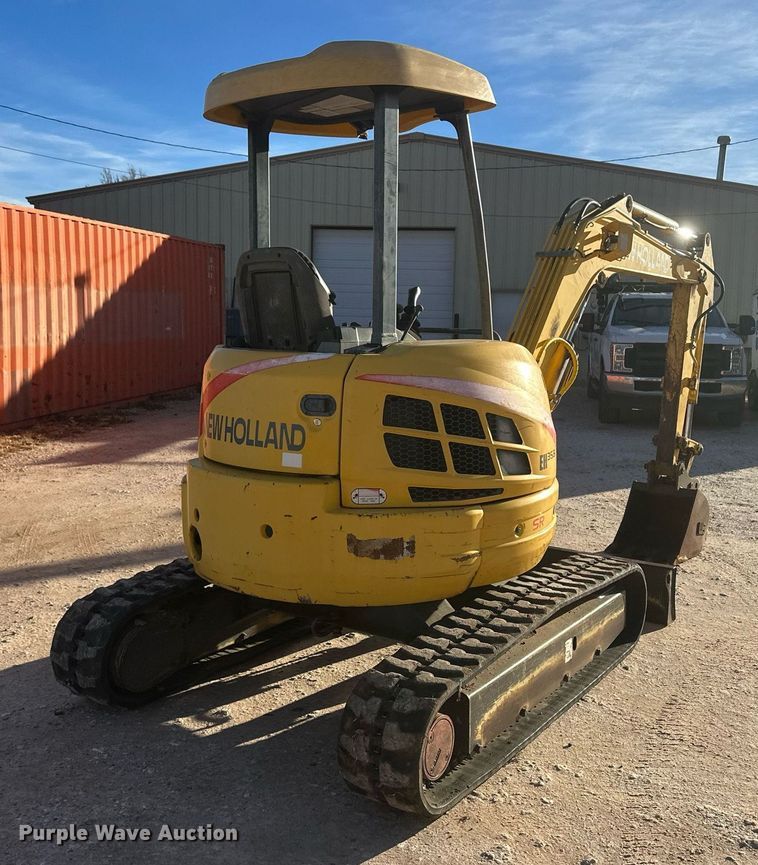 image for item EK9770 2005 New Holland EH35.B  mini excavator