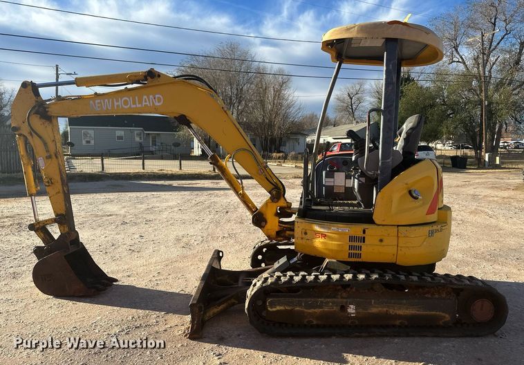 image for item EK9770 2005 New Holland EH35.B  mini excavator