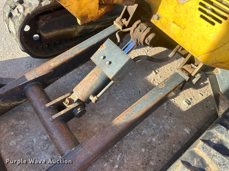 image for item EK9770 2005 New Holland EH35.B  mini excavator